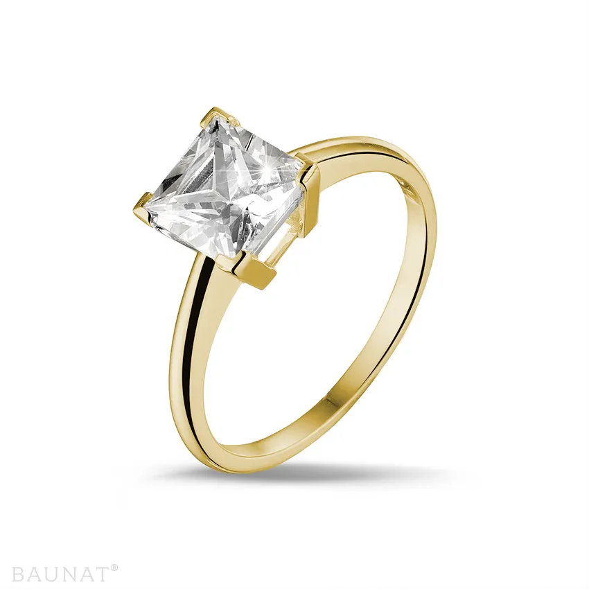 2.50 quilates anillo solitario en oro amarillo con diamante talla princesa 
