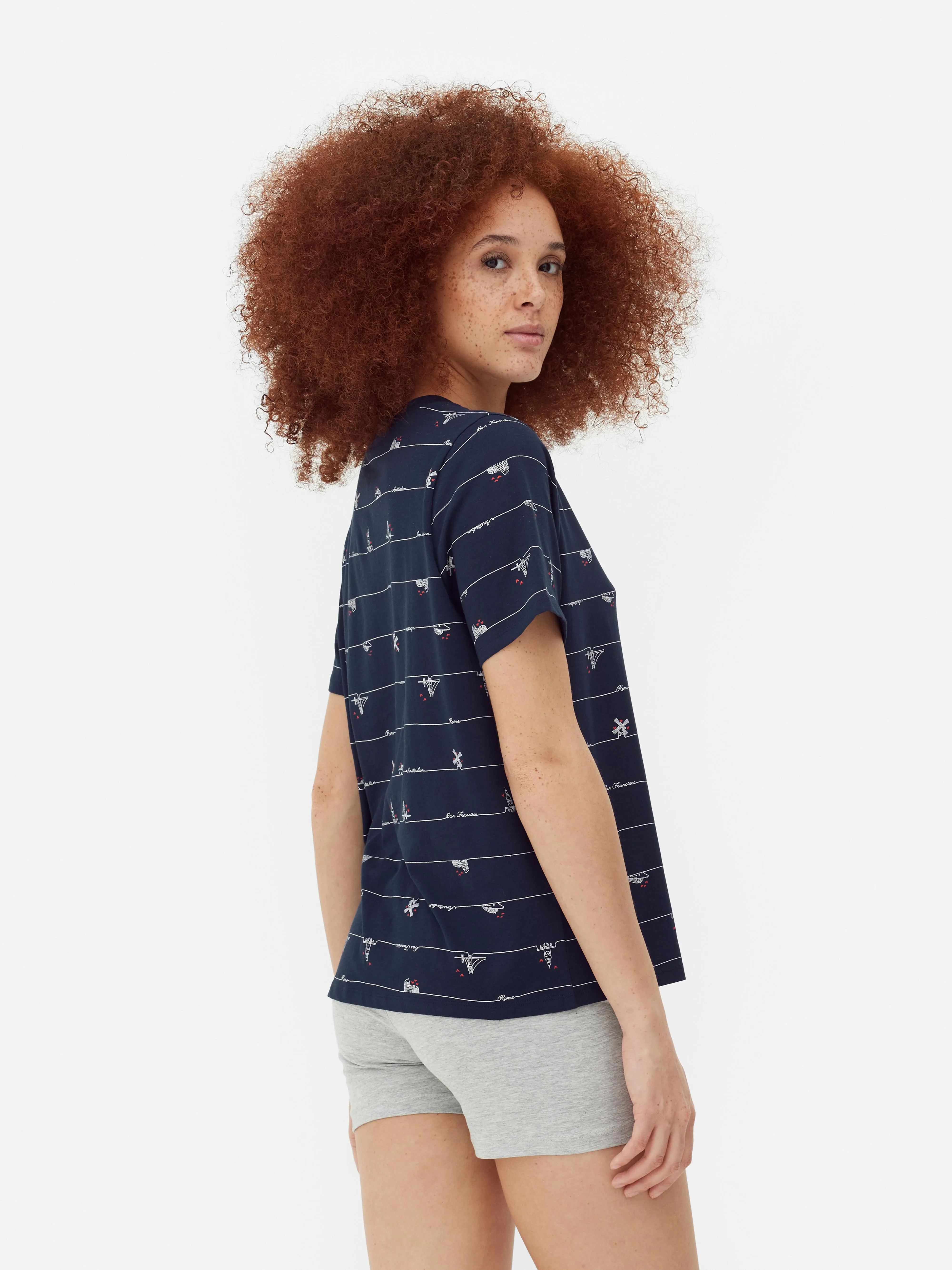 Camiseta con estampado integral