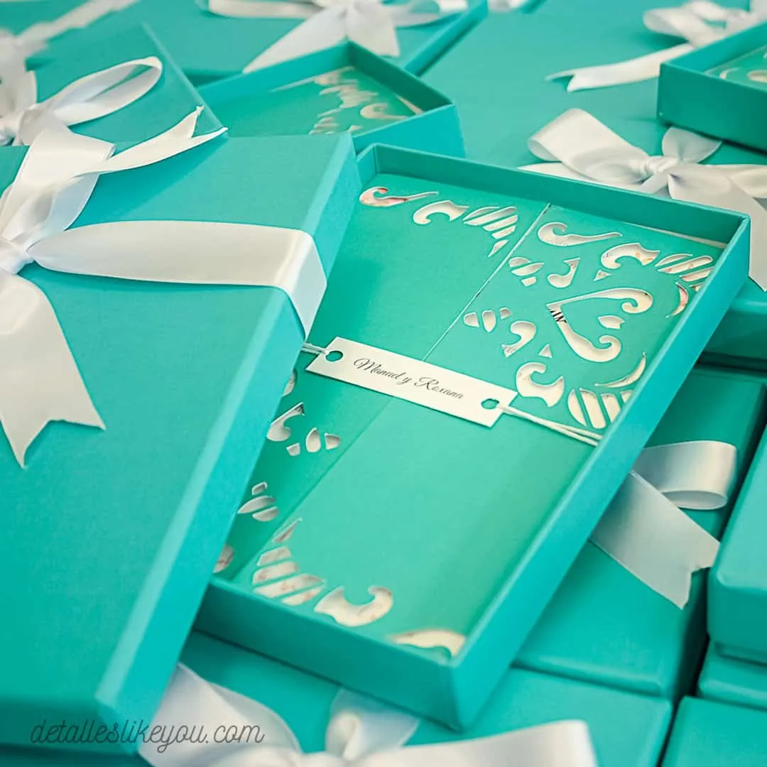 Invitaciones tiffany con carpeta troquelada