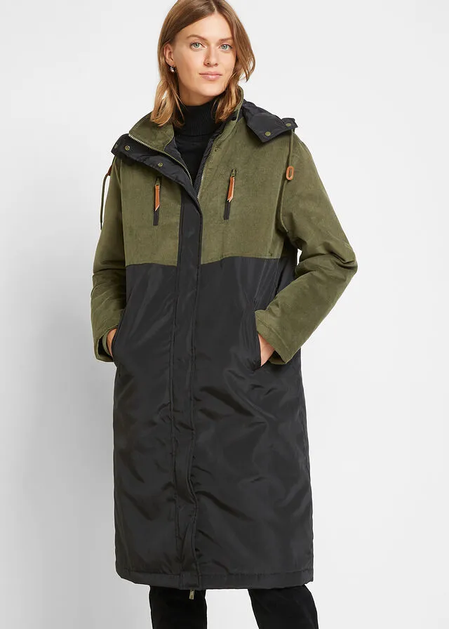 PARKA LARGA CON CAPUCHA Y MEZCLA DE MATERIALES, CORTE RECTO NEGROVERDE OLIVA OSCURO