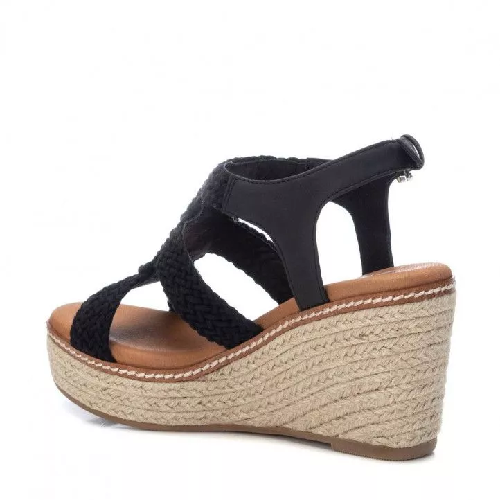 Sandalias cuña Xti negras con detalles trenzados